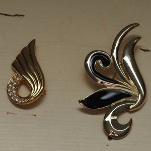 Lot of Two Gold-Tone Brooches